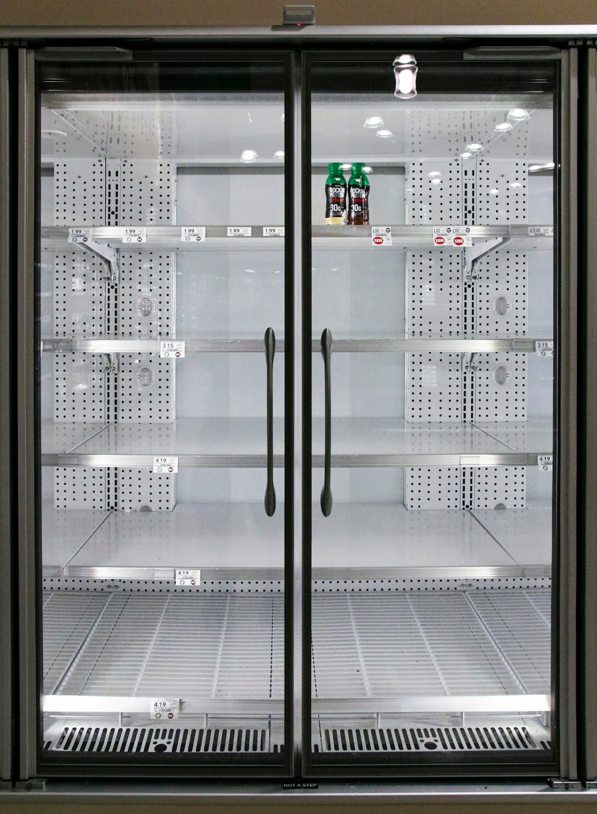 AI-powered smart cooler stocked with fresh food and drinks for grab-and-go checkout